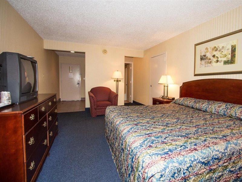 Red Roof Inn & Suites Νιούπορτ Νιουζ Εξωτερικό φωτογραφία