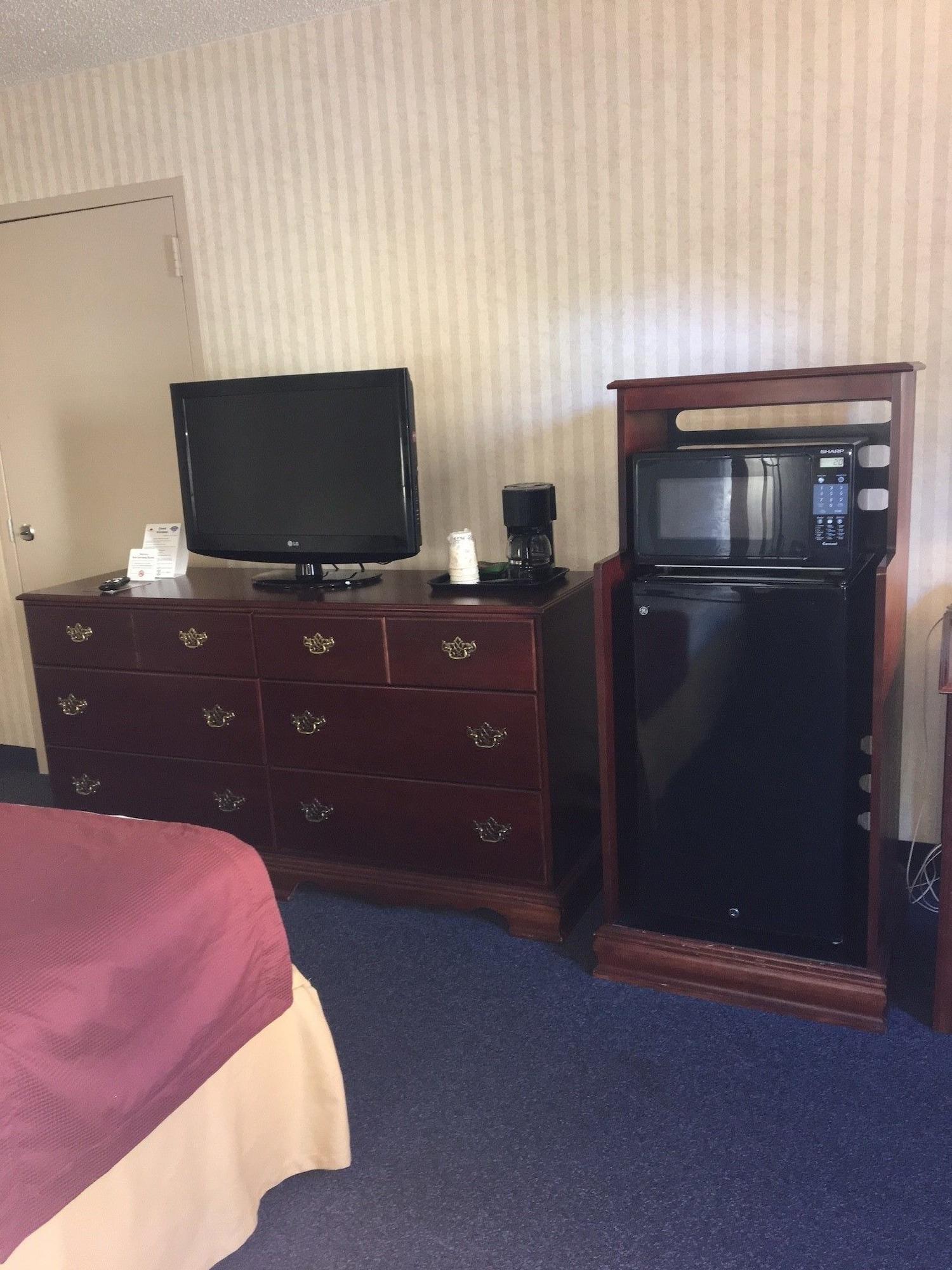 Red Roof Inn & Suites Νιούπορτ Νιουζ Εξωτερικό φωτογραφία