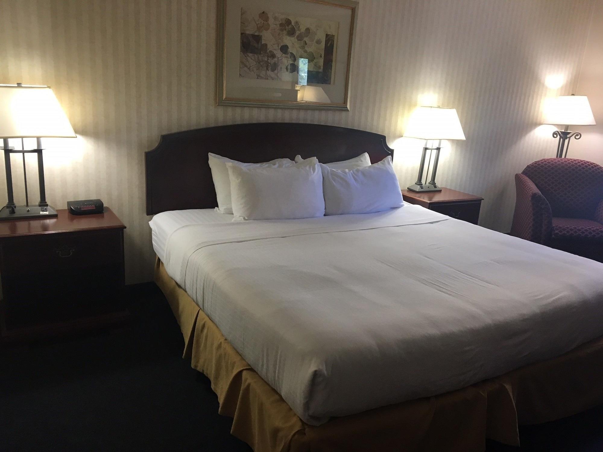 Red Roof Inn & Suites Νιούπορτ Νιουζ Εξωτερικό φωτογραφία