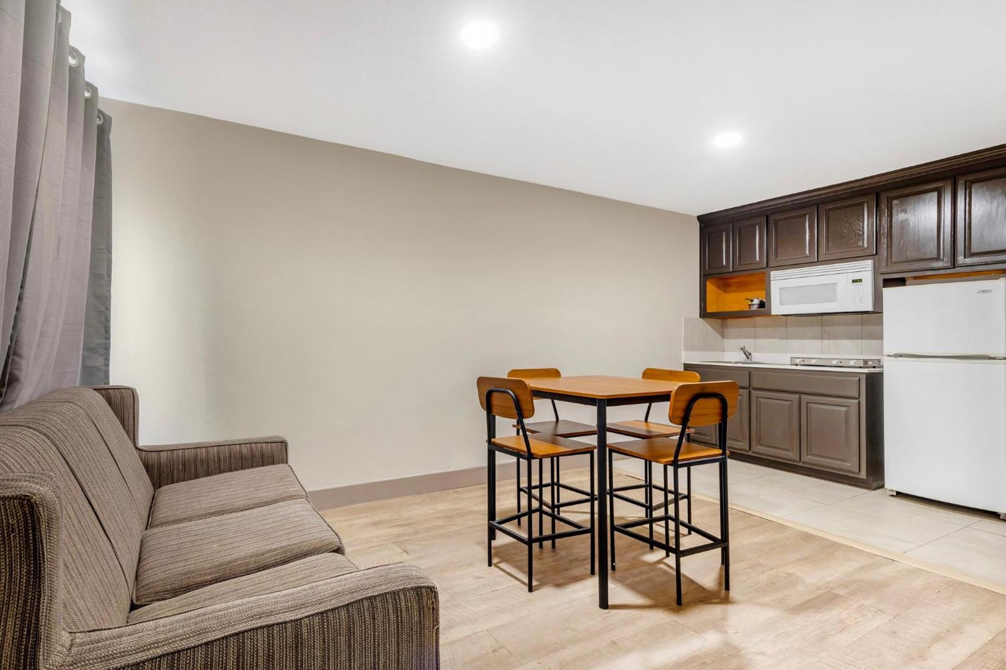 Red Roof Inn & Suites Νιούπορτ Νιουζ Εξωτερικό φωτογραφία
