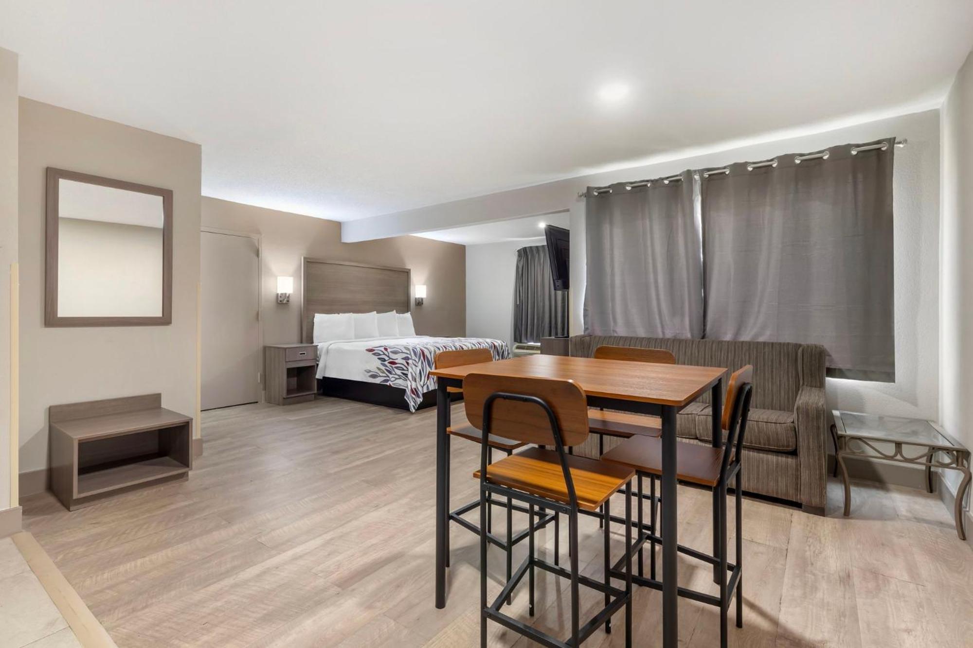 Red Roof Inn & Suites Νιούπορτ Νιουζ Εξωτερικό φωτογραφία